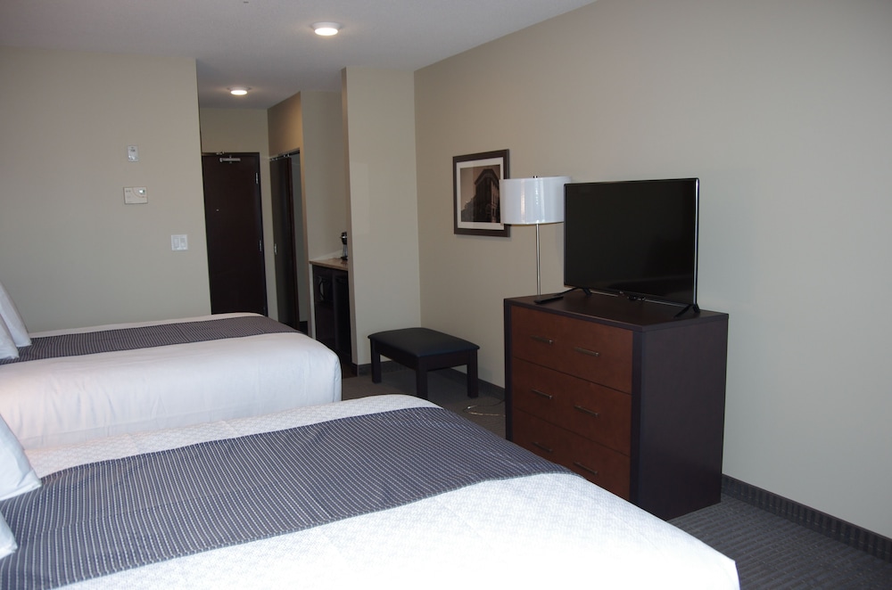 Suite, King and Queen Bed