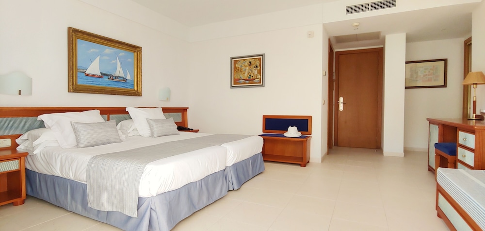 SUPERIOR, DOUBLE OR TWIN BED, BALCONY