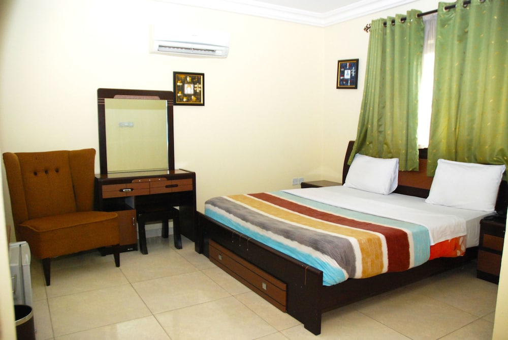 Standard, Queen Bed, Wing 1، KNIGHTSBRIDGE HOTEL 2/3