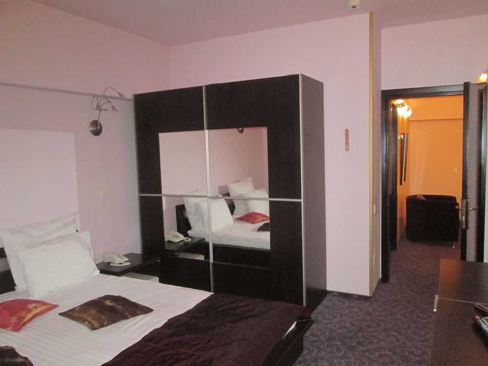 Dumbrava Hotel 41/70