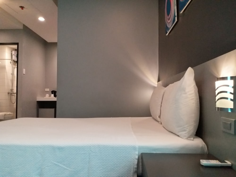 Leez Inn Malate 40/65