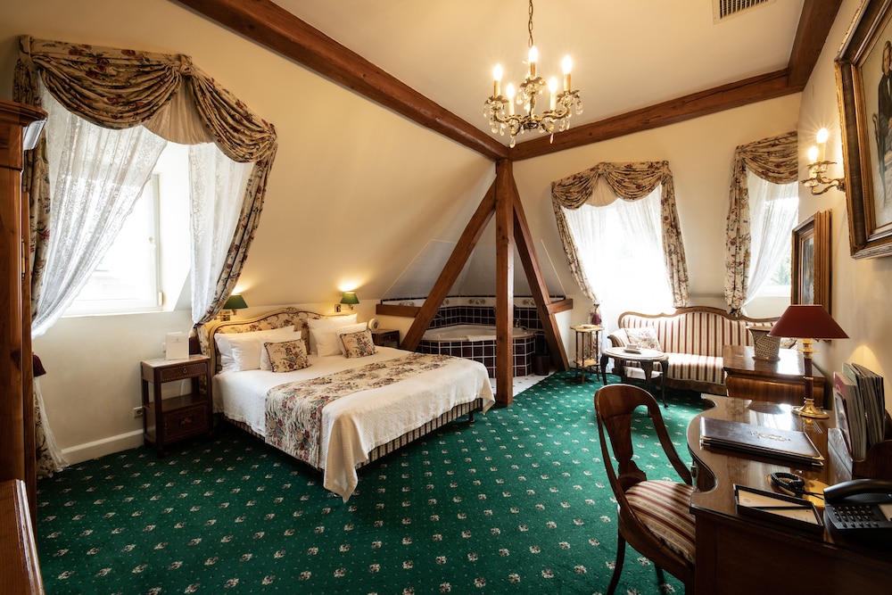 Deluxe, Double Bed