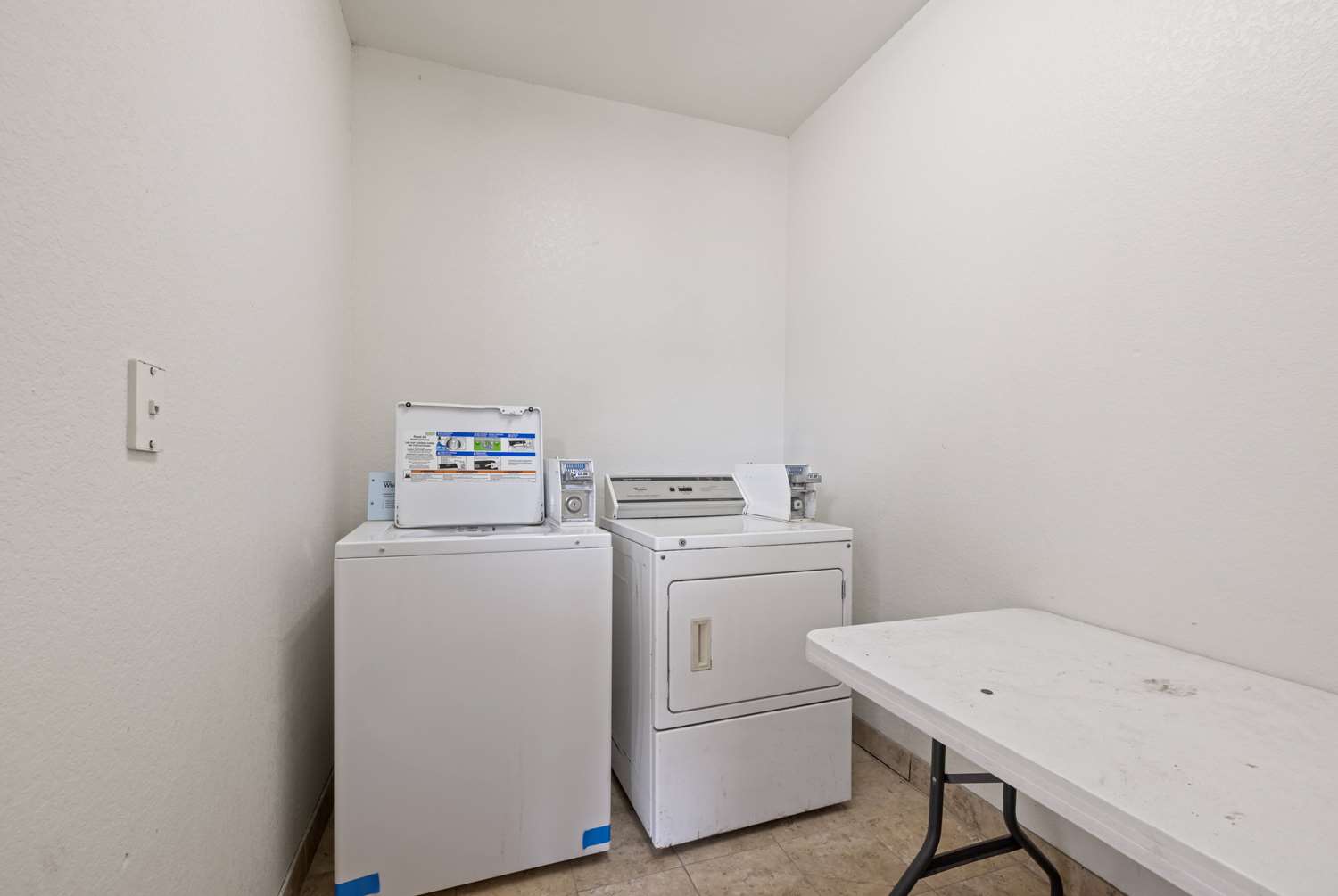 Days Inn by Wyndham Kenedy/Karnes City 16/23