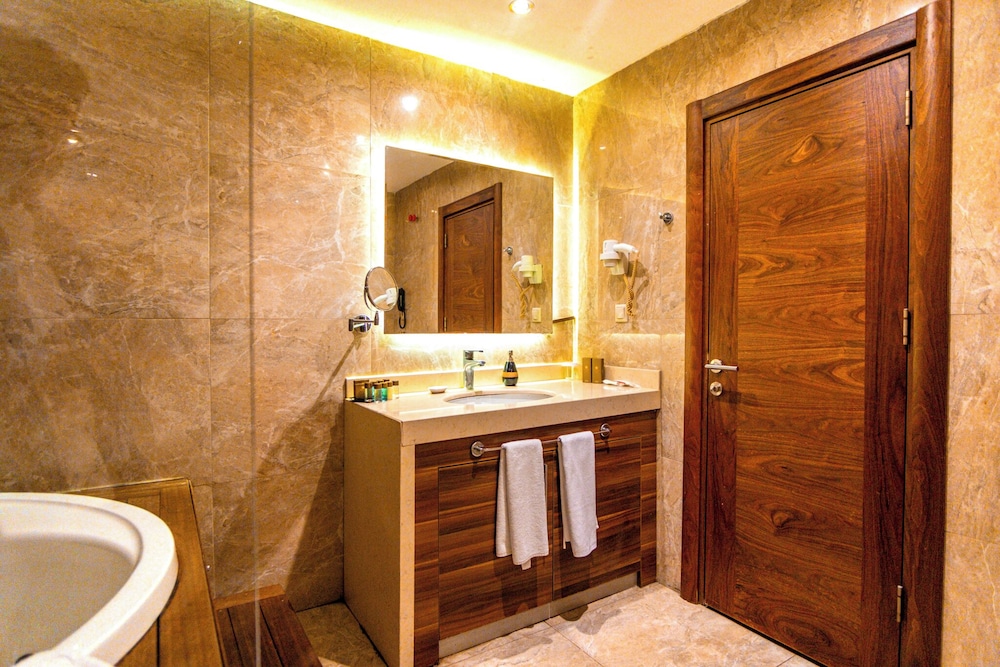 Inegol Royal Hotel 37/41