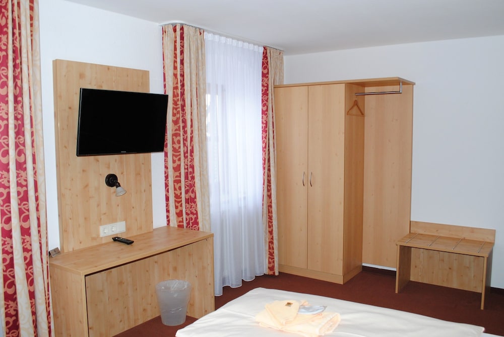 Landgasthof Goldener Pflug 7/54