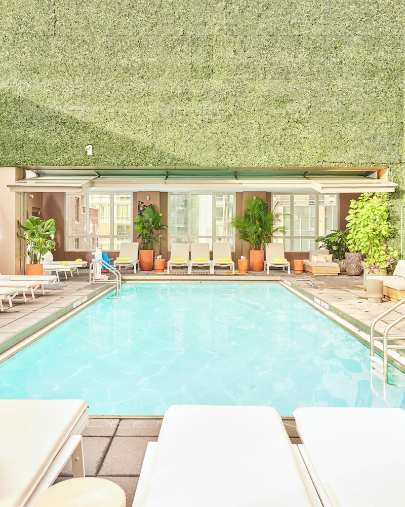 Royalton Park Avenue 48/50