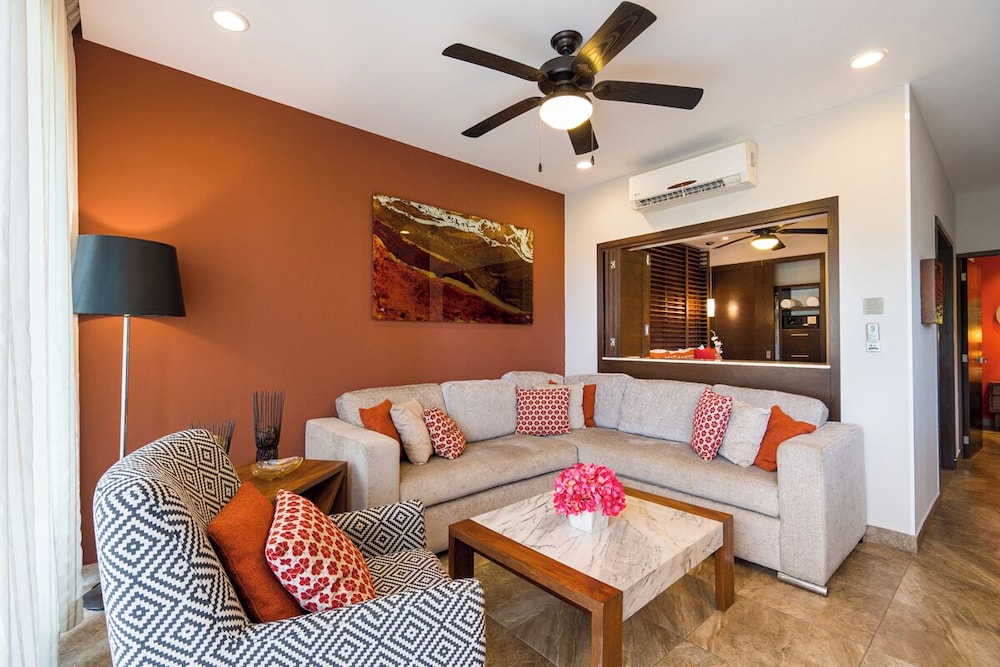 Resorts By Pinnacle 220 52/72