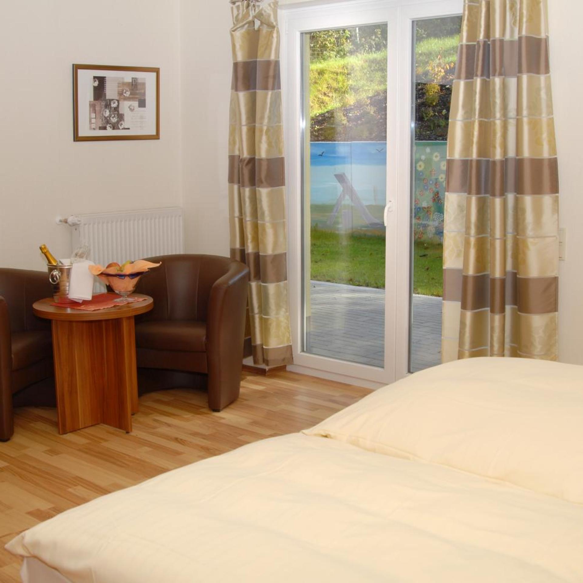 Room, Triple