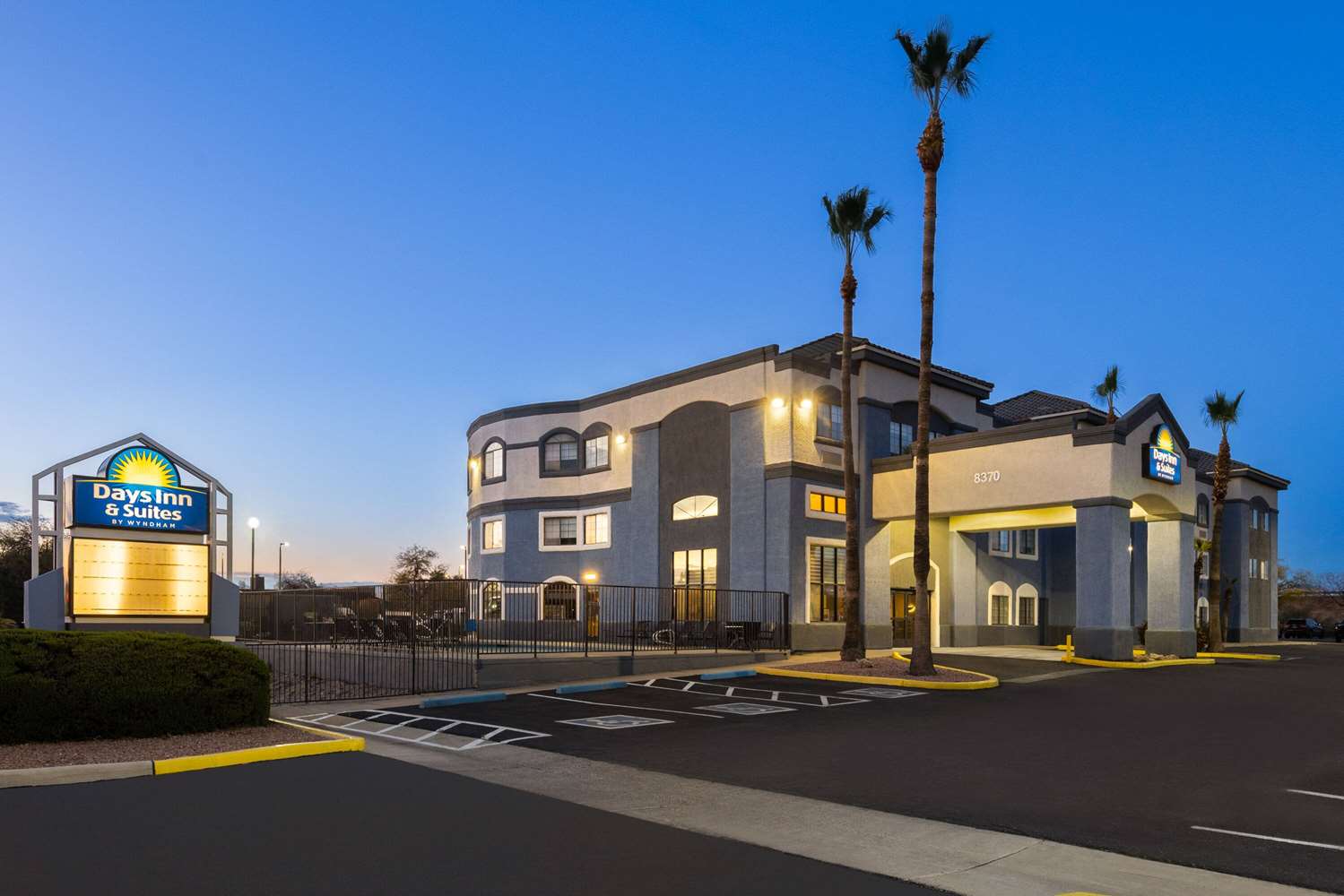 Days Inn & Suites by Wyndham Tucson/Marana 1/39