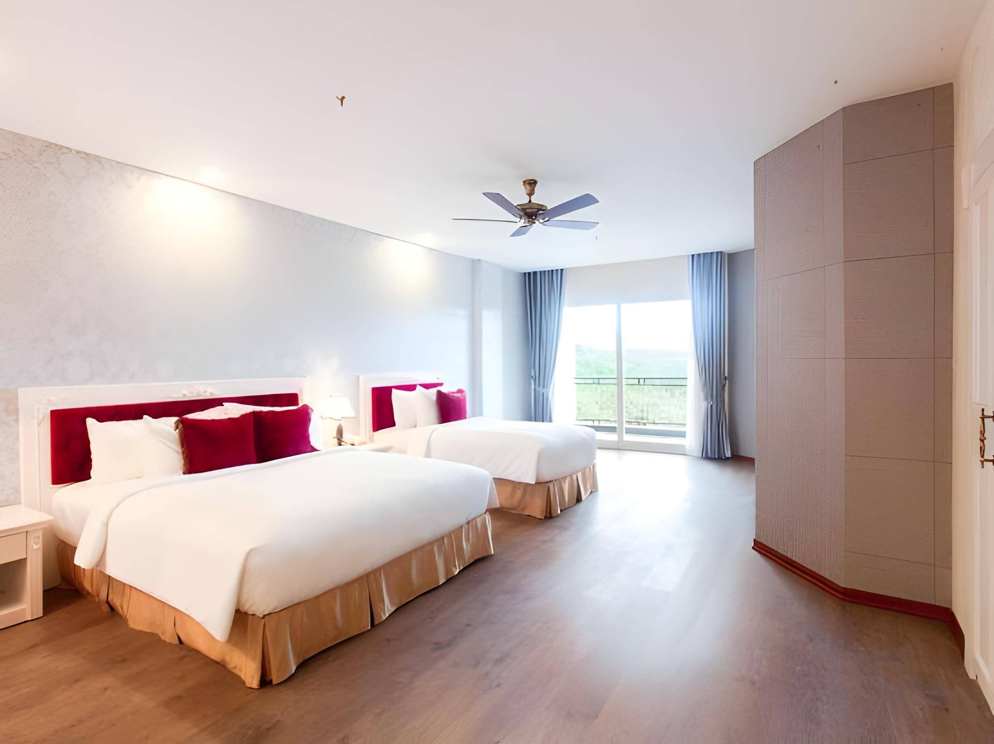Junior Suite, Valley View