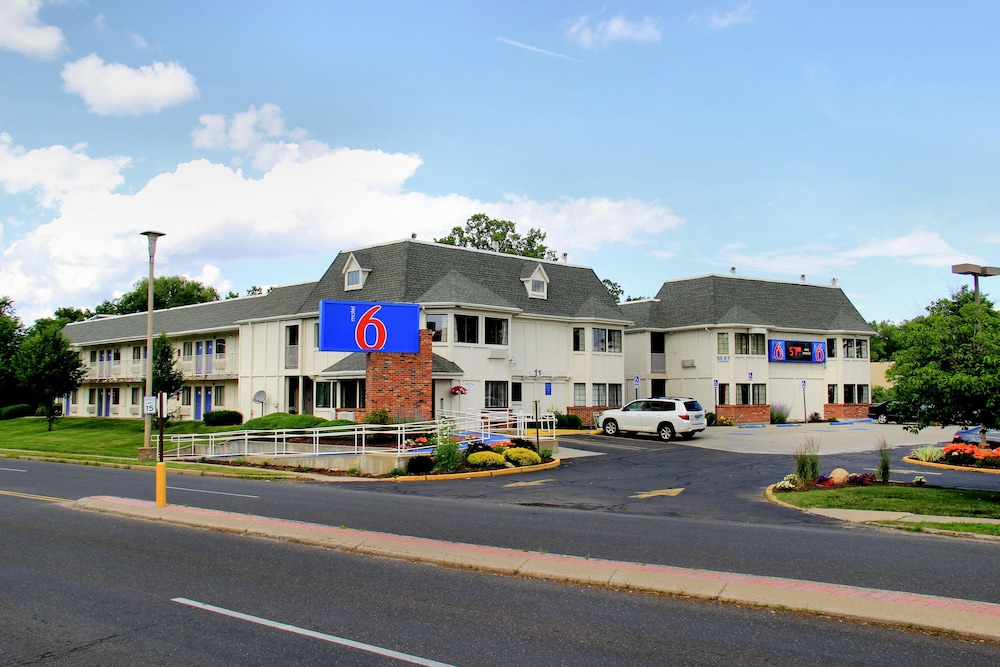Motel6 Enfield, CT - Hartford 47/57
