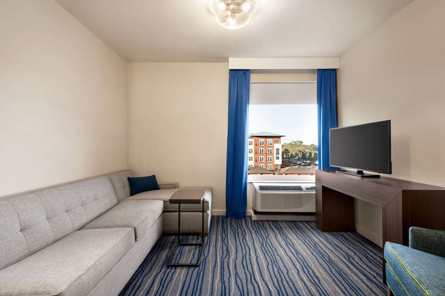 La Quinta Inn And Suites By Wyndham Orlando Idrive Theme Parks 26/50