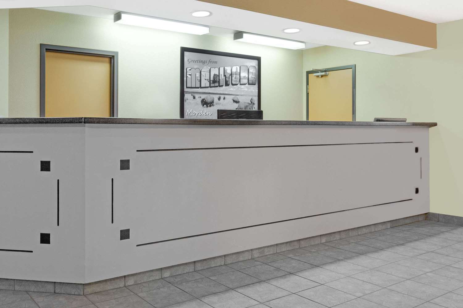 Super 8 By Wyndham Morden 3/13