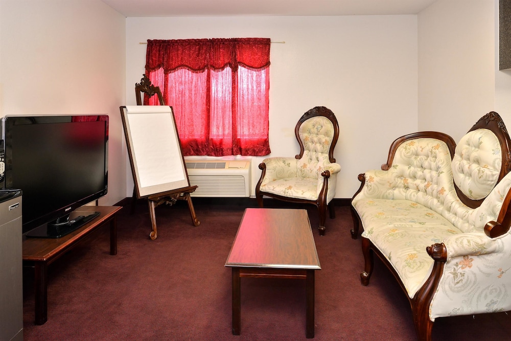 Americas Best Value Inn Somerville, TX 29/52