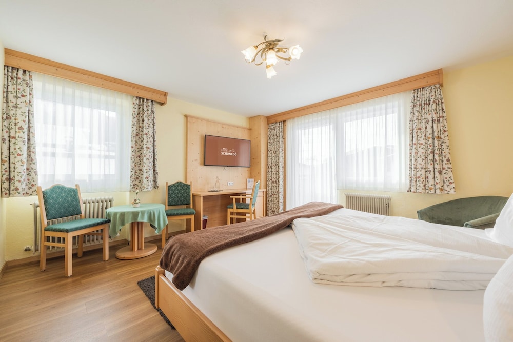 HOTEL SCHOENEGG 13/50