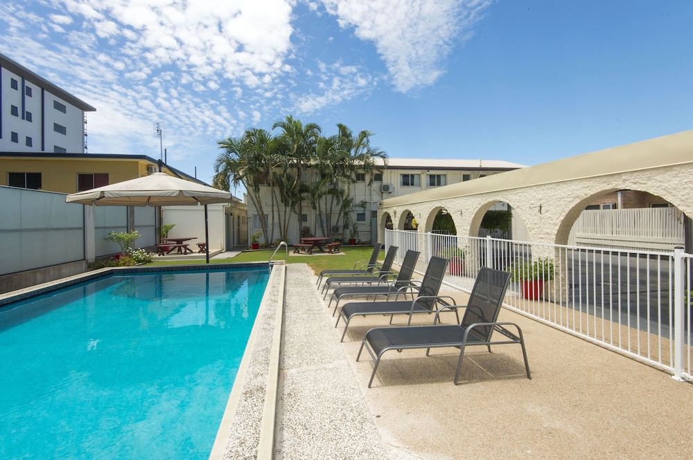 Coral Sands Motel 4/32
