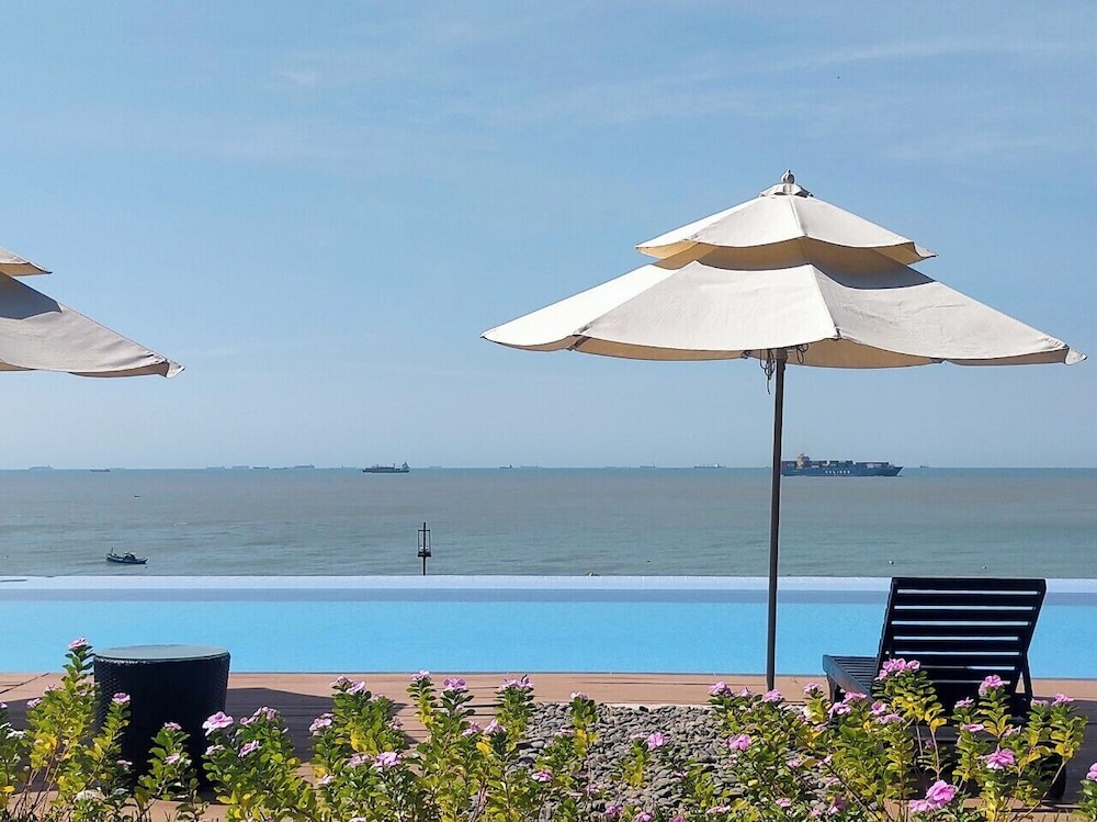 SV Boutique Resort 68/71