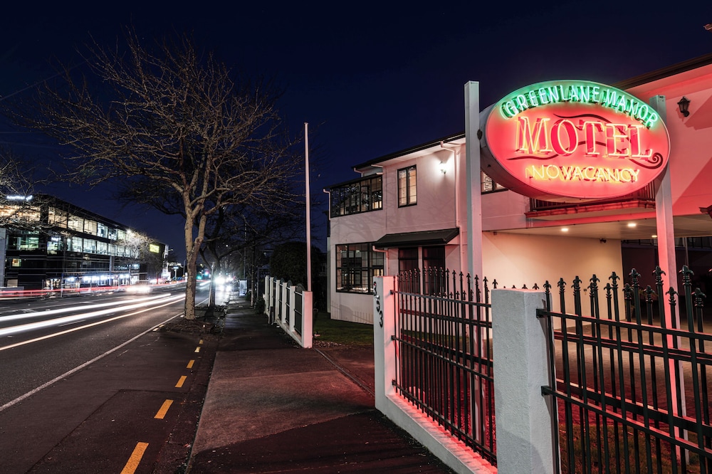 Greenlane Manor Motel 6/57
