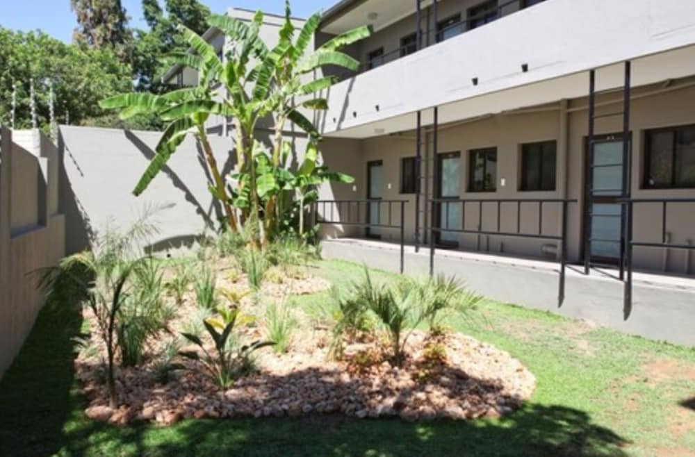 Hillside Executive Accommodation 53/59