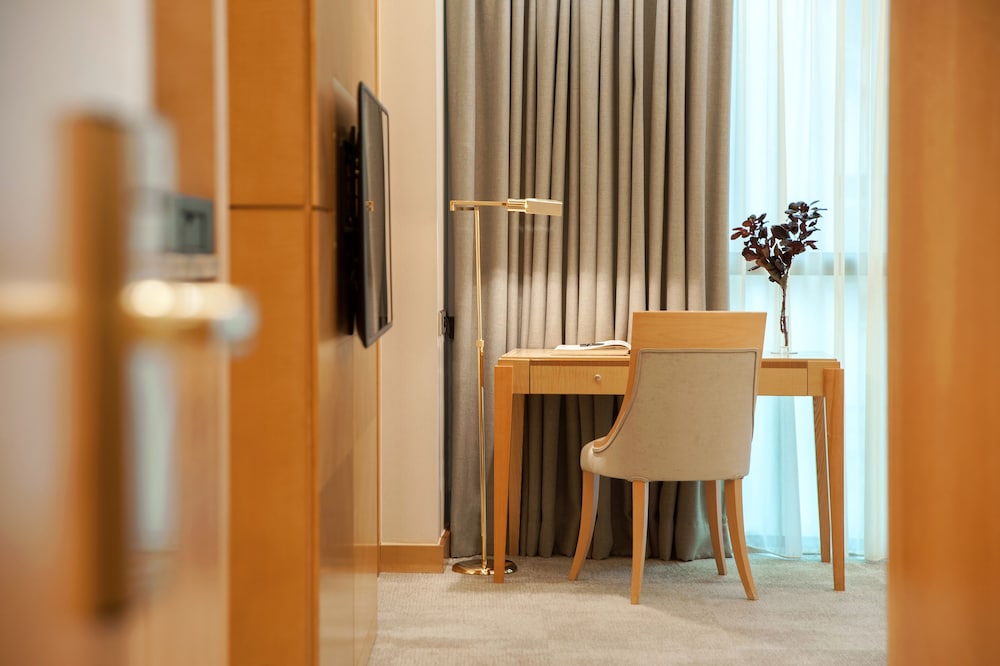 Melia Athens 3/73
