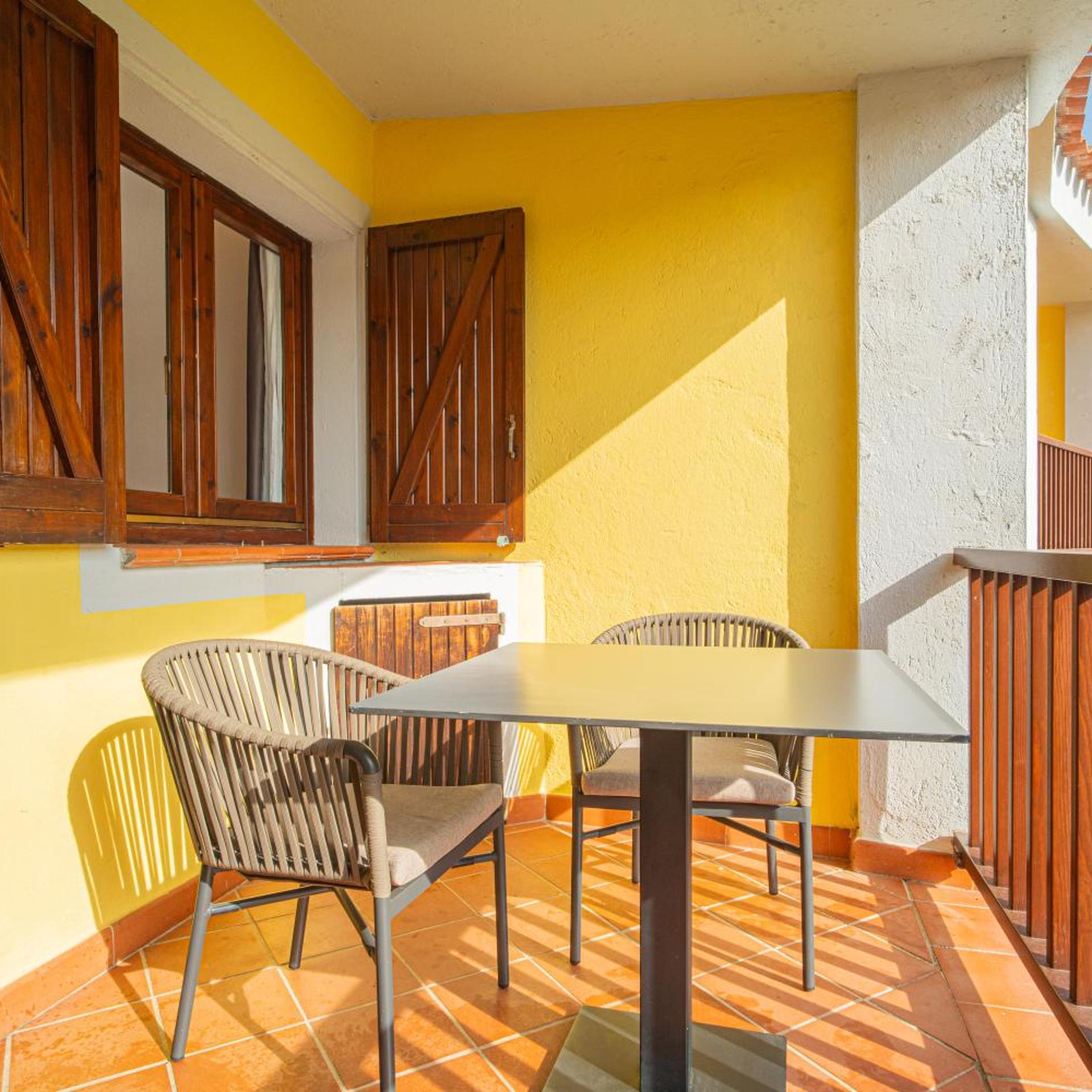 Ahr Costa Serena Village 33/50
