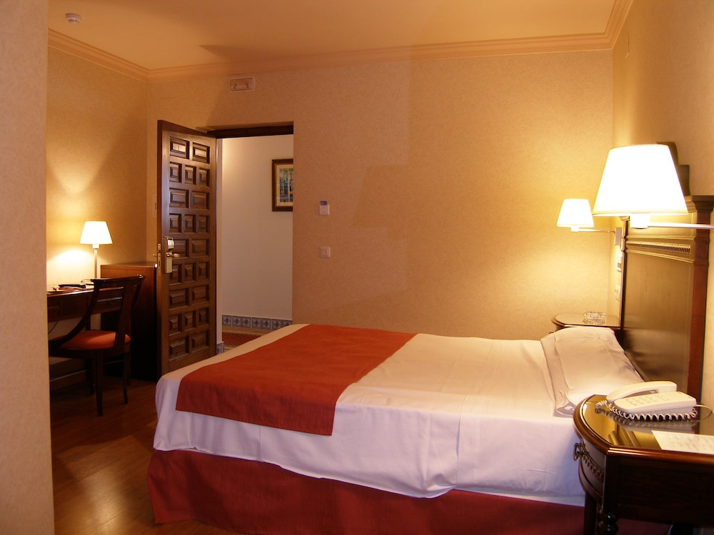 Hotel Santo Domingo Lucena 9/20
