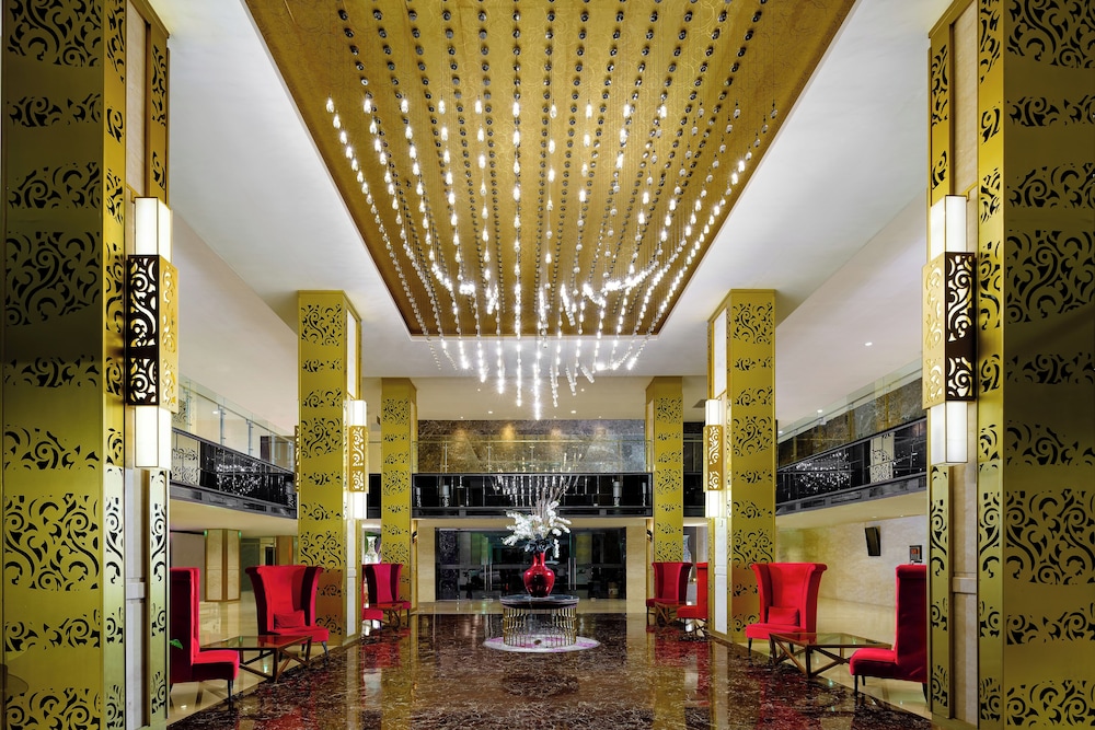 Swiss-Belhotel Waterfront Makassar 7/50
