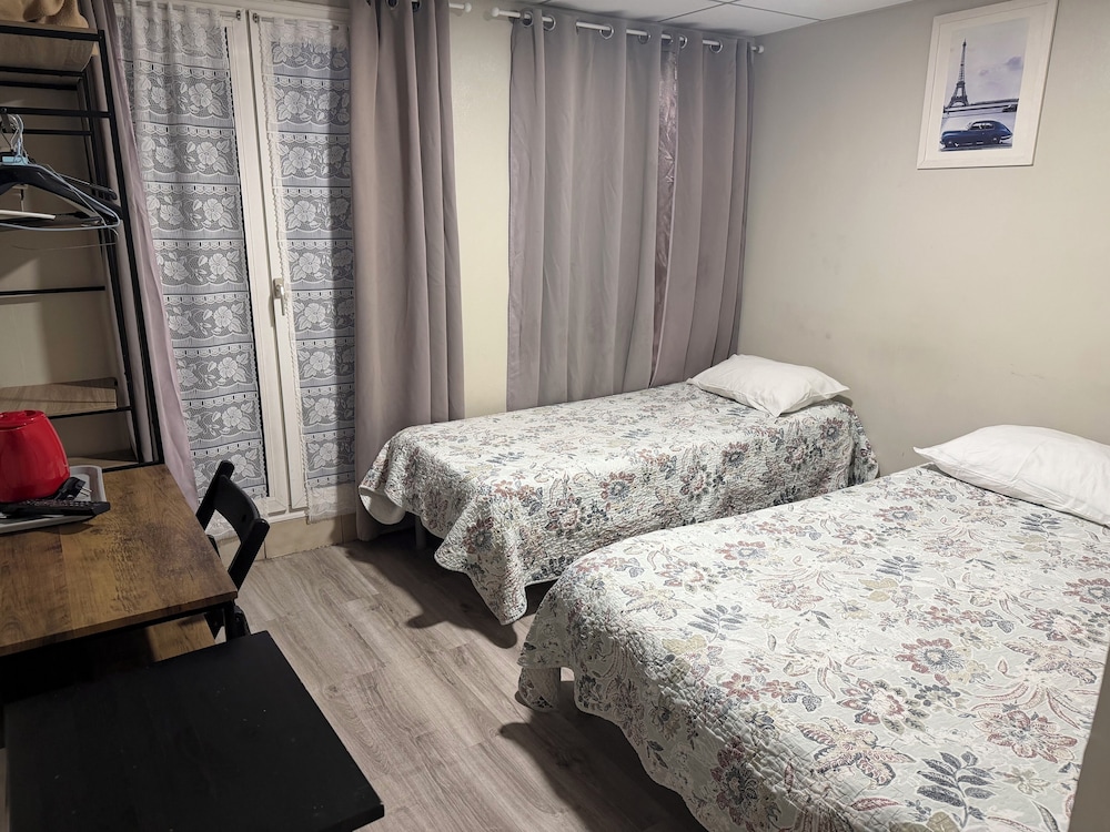 ROOM, TRIPLE