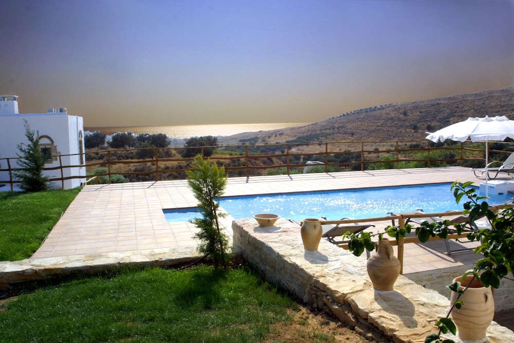 Phaestias Villas 11/22