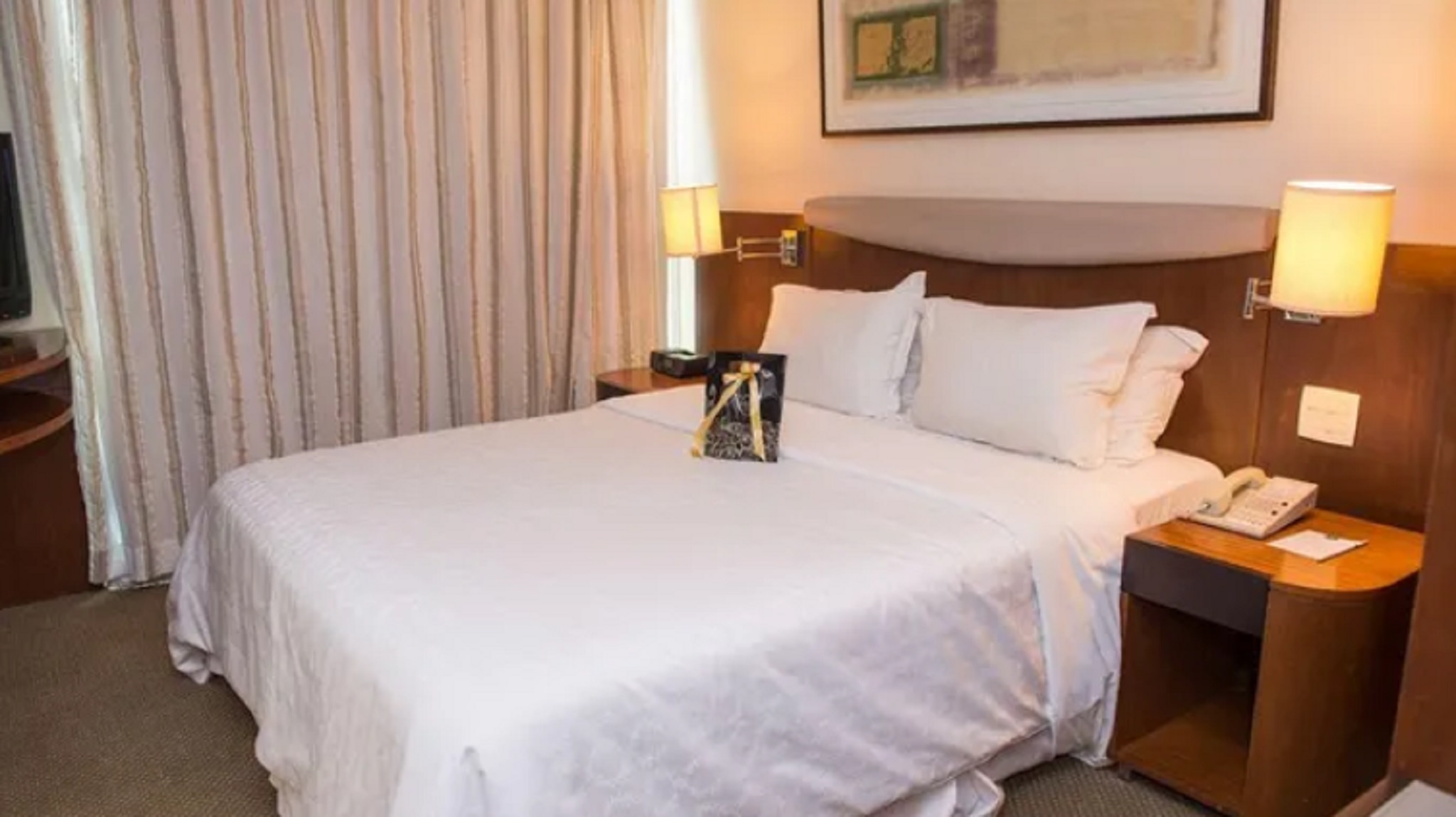 MASTER, SUITE, KING BED