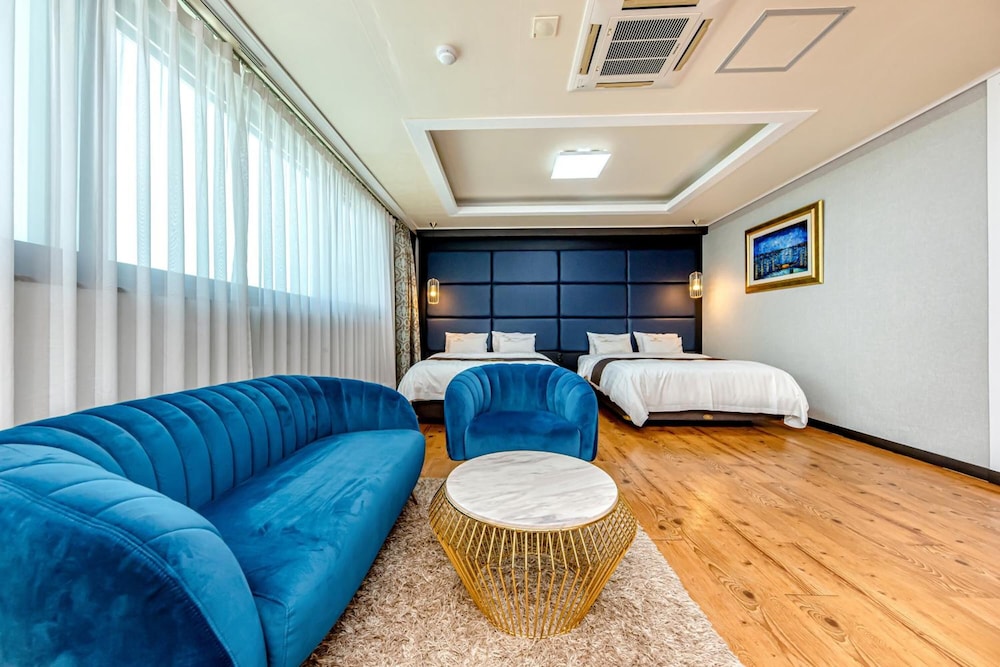 Hs Tourist Hotel 38/56