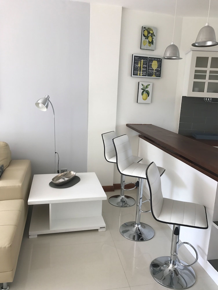 Crown Properties 14/18