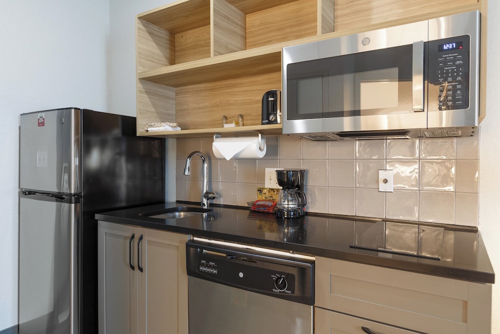 جناح بسرير كينج بغرفة نوم واحدة لذوي الإعاقة 3/4