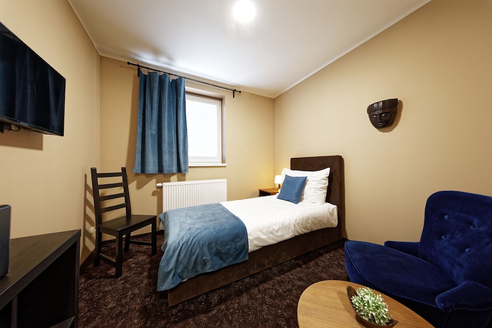 Max Inn Hotel 10/50
