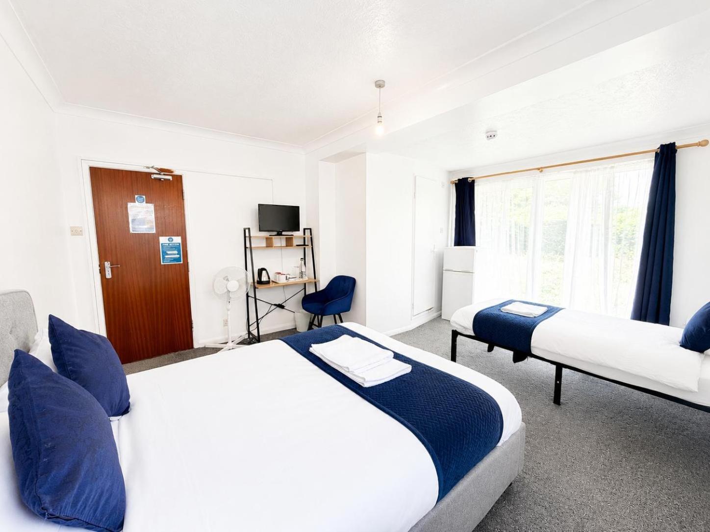 High Trees Guest House Gatwick 21/49