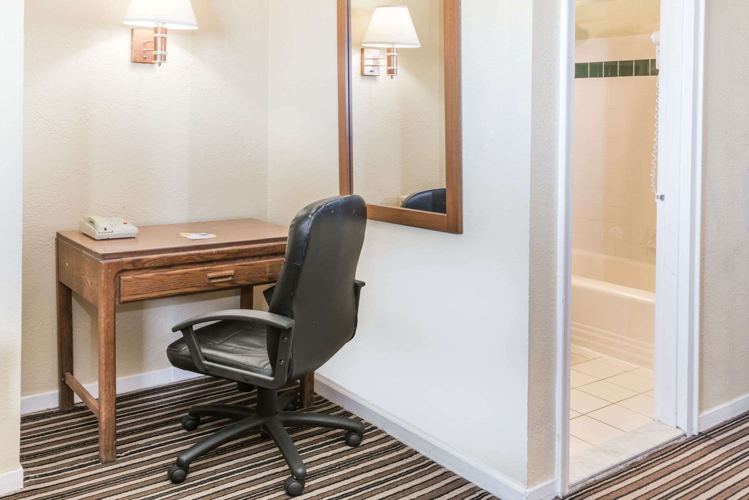 Days Inn by Wyndham Henrietta/Rochester Area 10/14