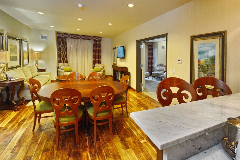 Woolleys Classic Suites 46/58