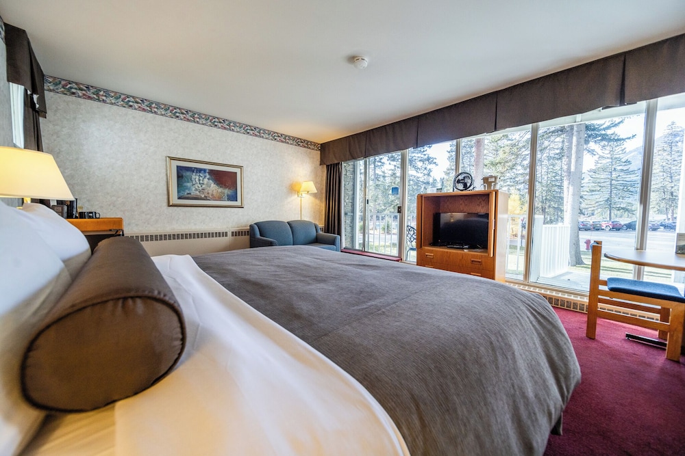 PREMIUM, KING BED, RIVER VIEW