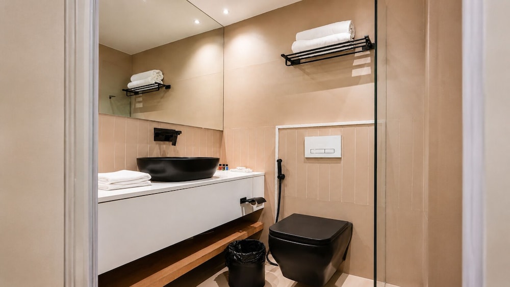 HOTEL POONAM HAVELI 40/50