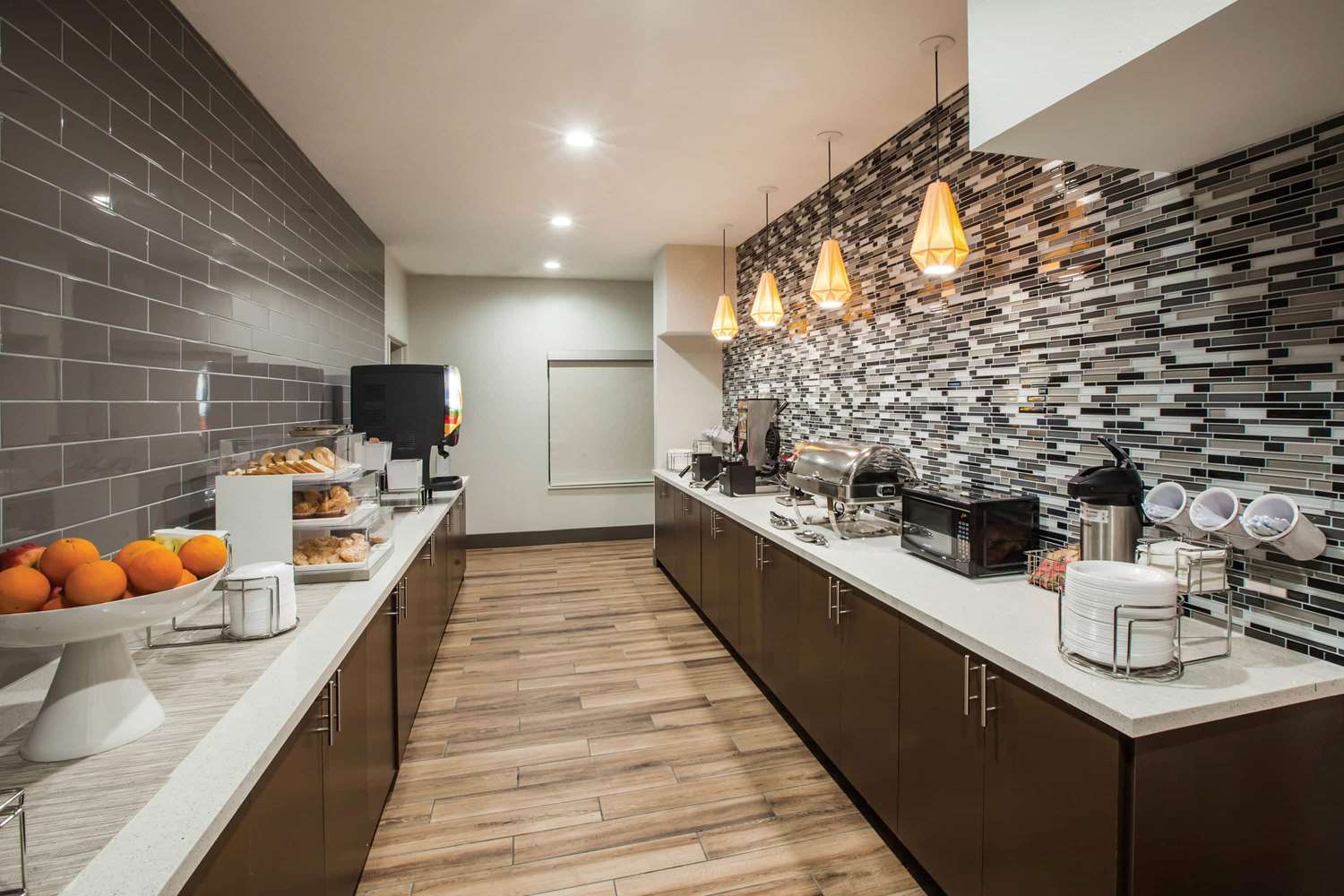 La Quinta Inn Suites By Wyndham Owasso 44/44