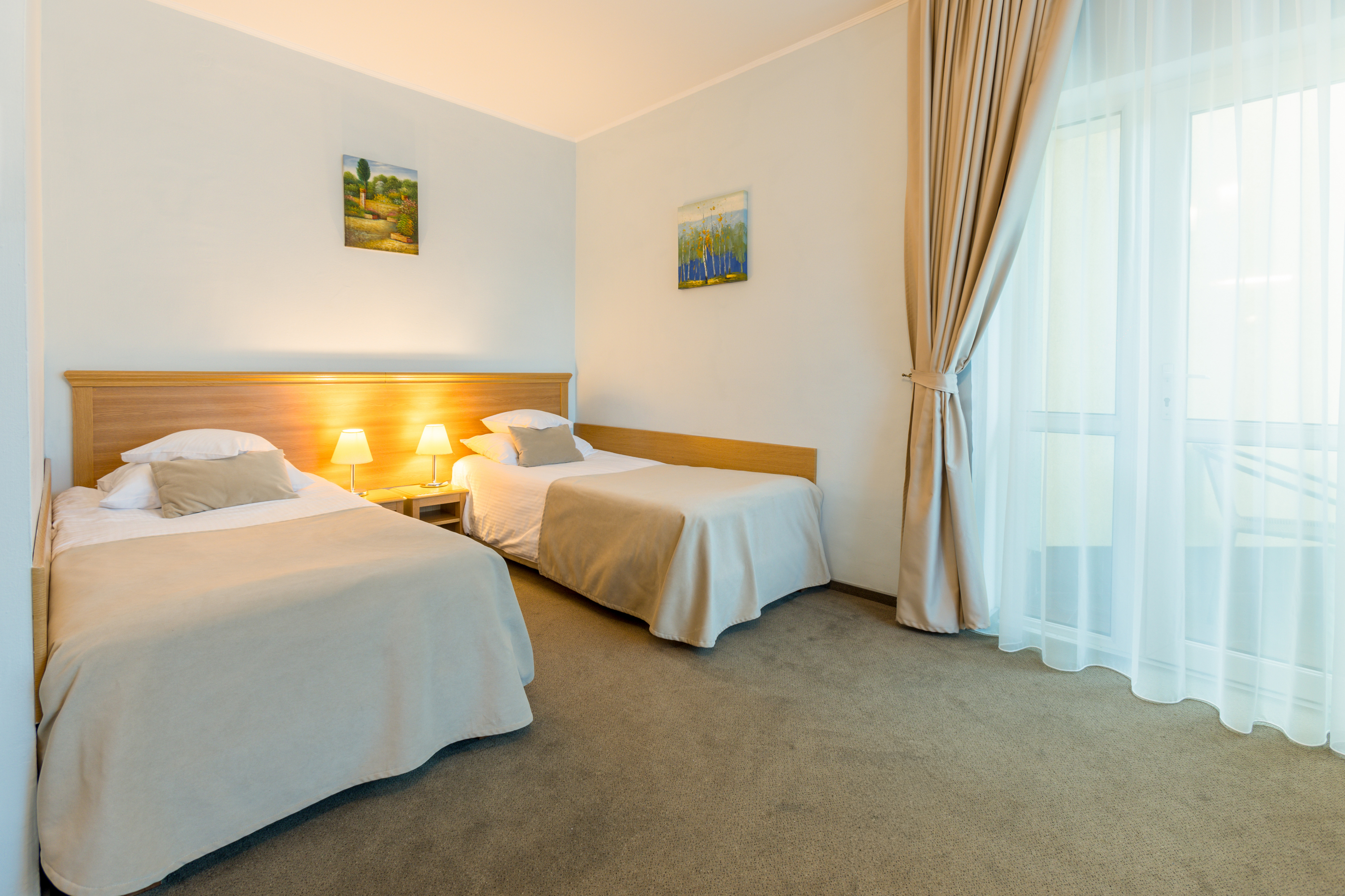 Budget, Twin Beds, No Elevator