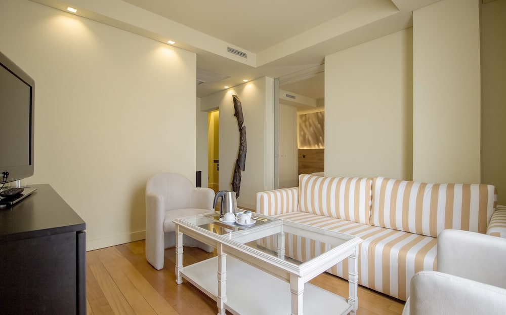 Calheta Beach by Savoy Signature 62/79
