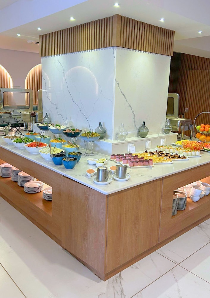 Lobby at Hotel Ivotel Abidjan, ABIDJAN