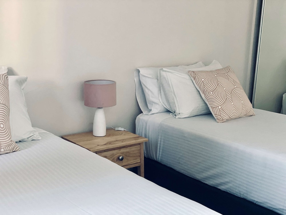 Best Western Plus North Lakes Hotel 17/50