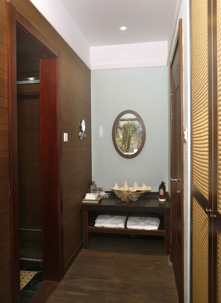 Shell Villa Apartel Resort 9/40