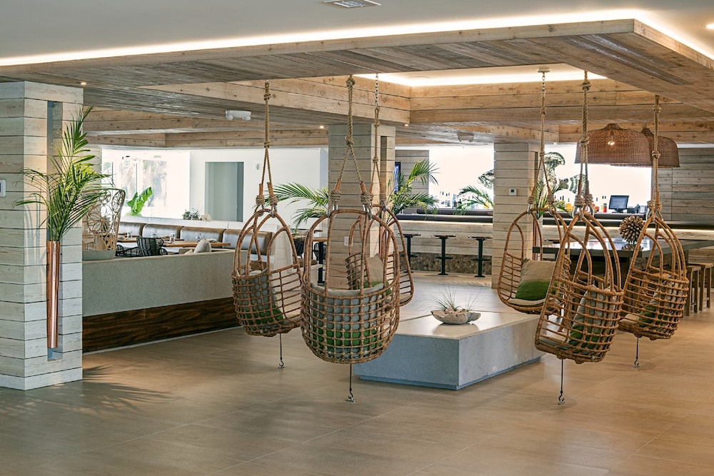 Amara Cay Resort 45/77
