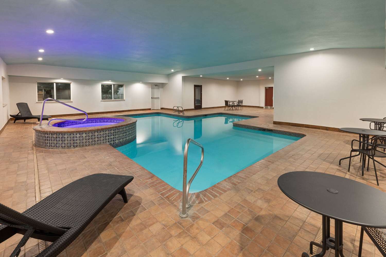 Super 8 by Wyndham Lubbock West 22/28