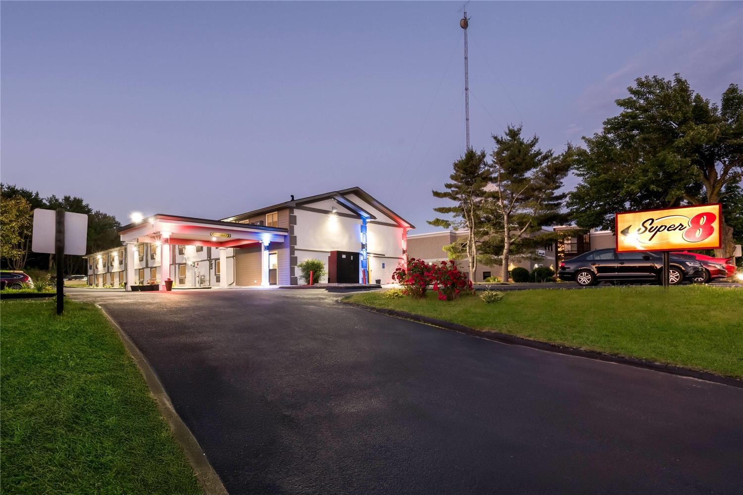 Super 8 By Wyndham Lewiston Auburn Area 1/18