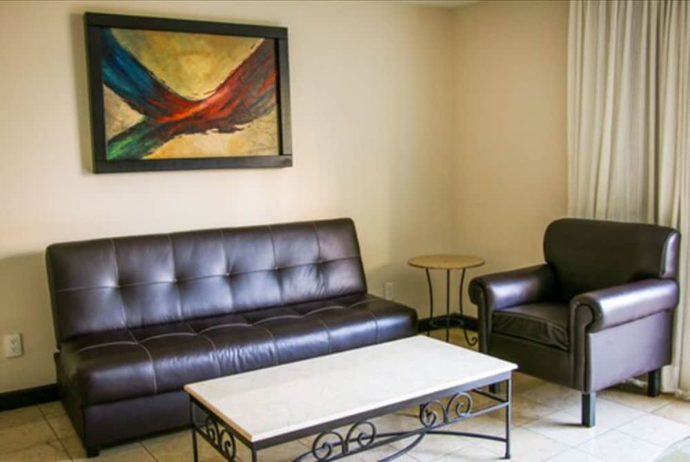 Country Hotel And Suites 31/41