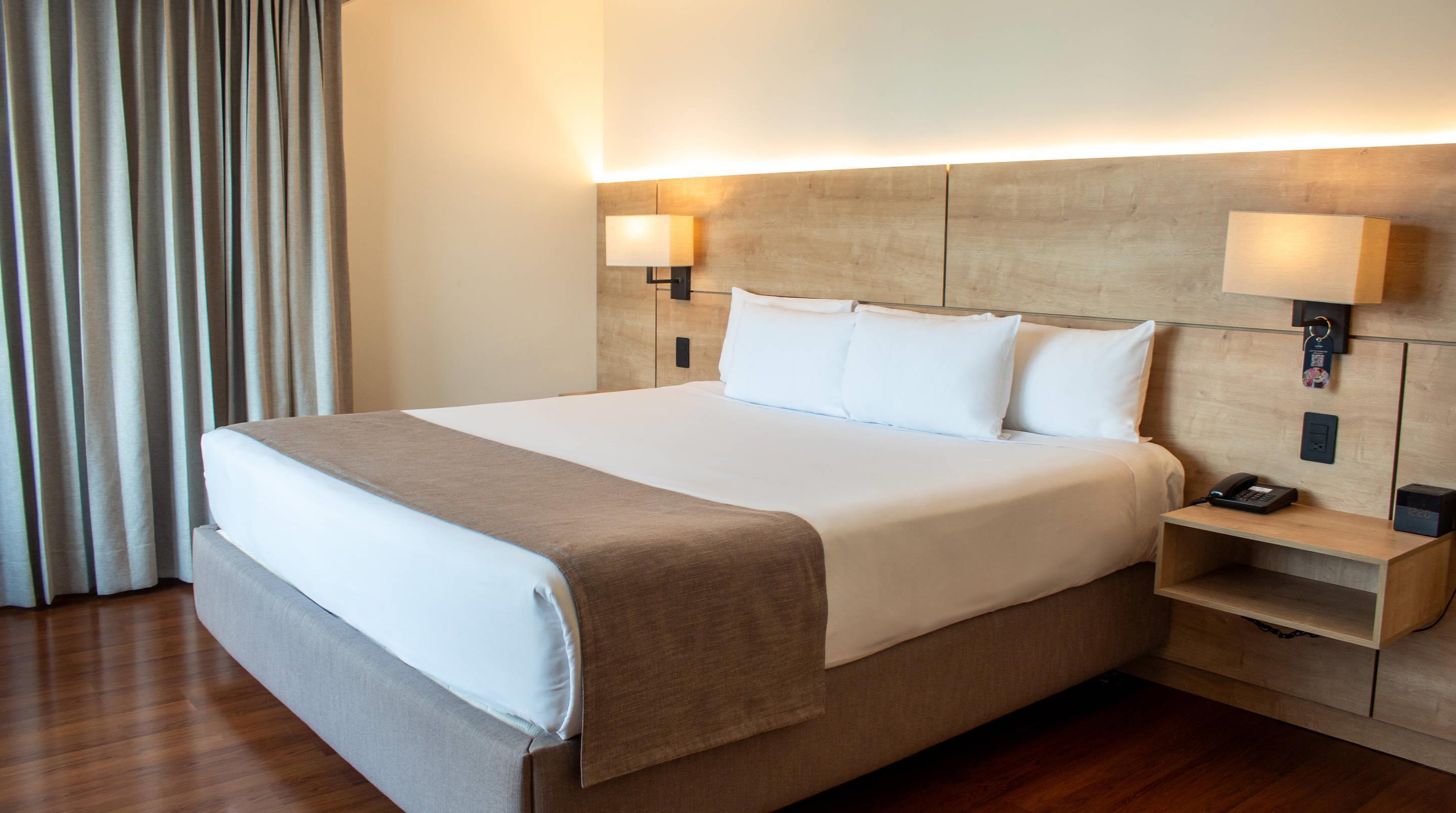 Upgrade, Efficiency, Suite, King Bed